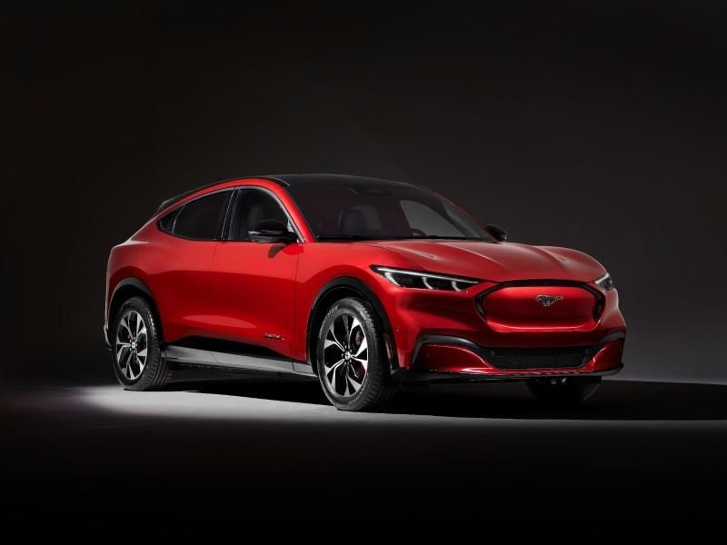 Die elektrische Version des Ford Mustang heißt „MachE” und ist ein sportlich gezeichnetes SUV. Foto: Ford/dpa-tmn