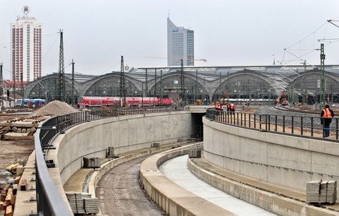 Blick über die Ausfahrrampe des City-Tunnels zum Hauptbahnhof Leipzig (FOTO: DPA/ARCHIV)