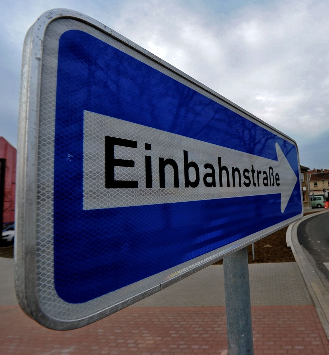Verkehrsschild in einer Einbahnstraße