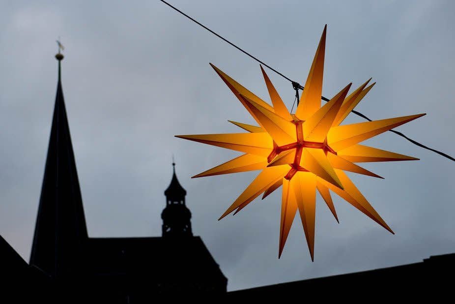 Wie lange leuchtet der Stern zur Adventszeit noch über Quedlinburgs Höfen?
