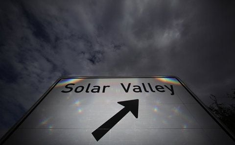 Der Wortschaftsminister von Thüringen Matthias Machnig (SPD) fordert ein Sonderprogramm zur Rettung der Solarindustrie. (FOTO: DPA)