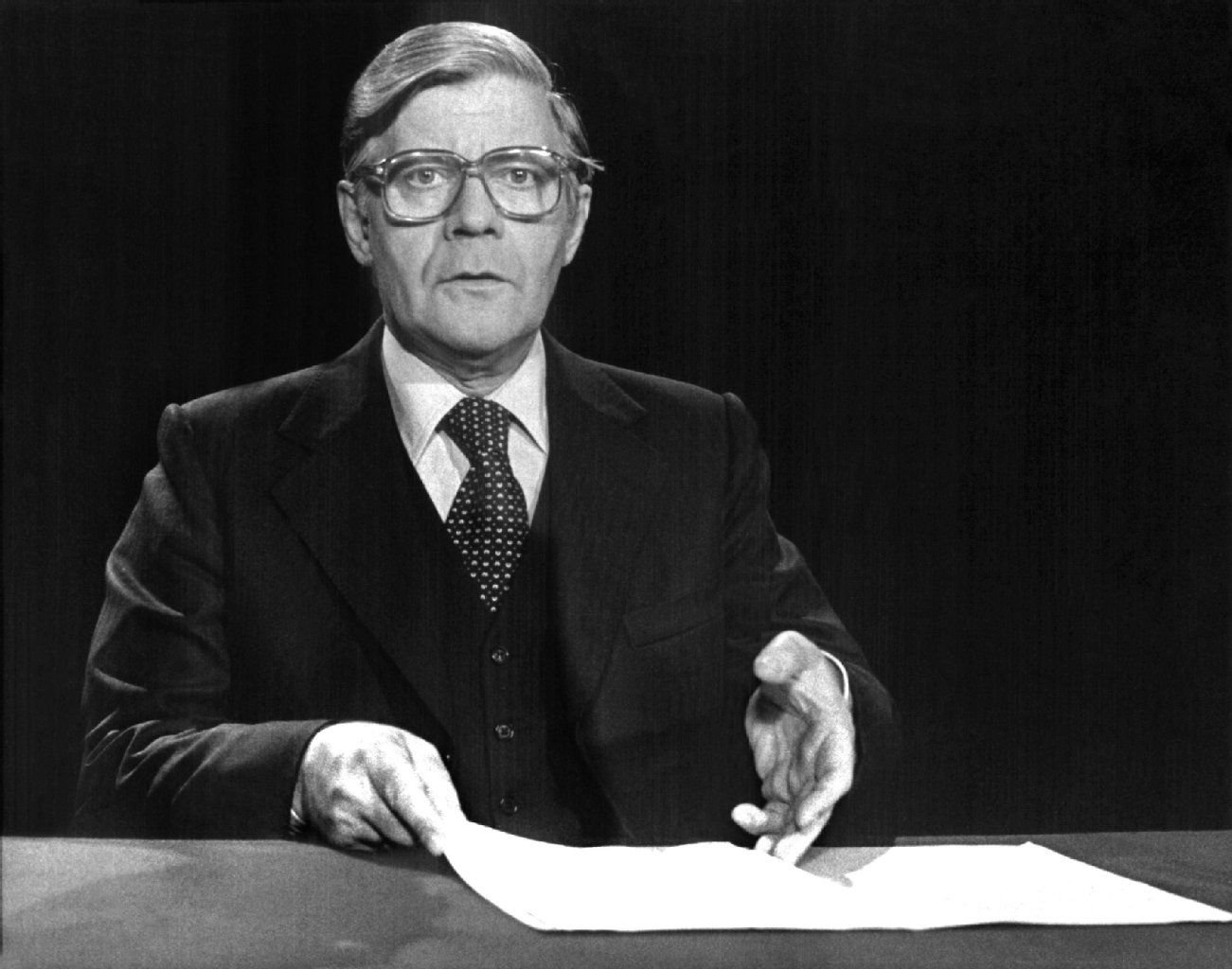 Helmut Schmidt am 5. September 1977 bei seiner Fernseherklärung zur Entführung des Arbeitgeberpräsidenten Hanns Martin Schleyer.