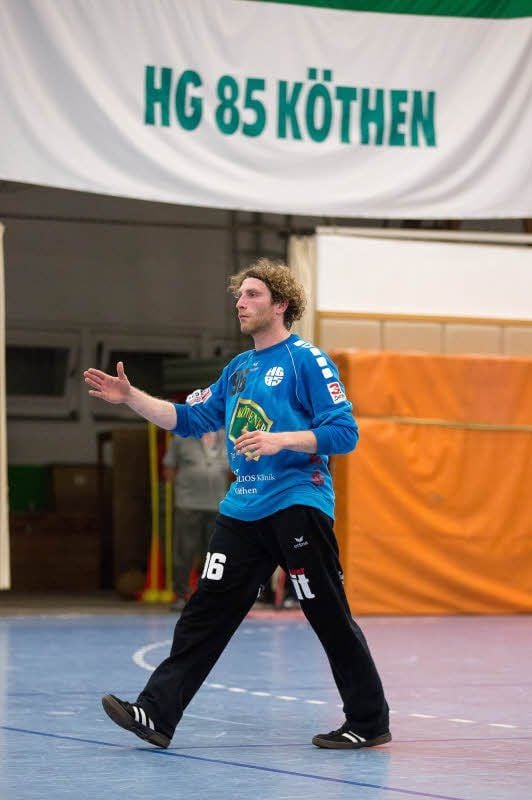 Köthens Torwart Sebastian Loske (hier in einem anderen Spiel) leitete gegen den TSV Burgdorf II wieder vermehrt Konter ein.