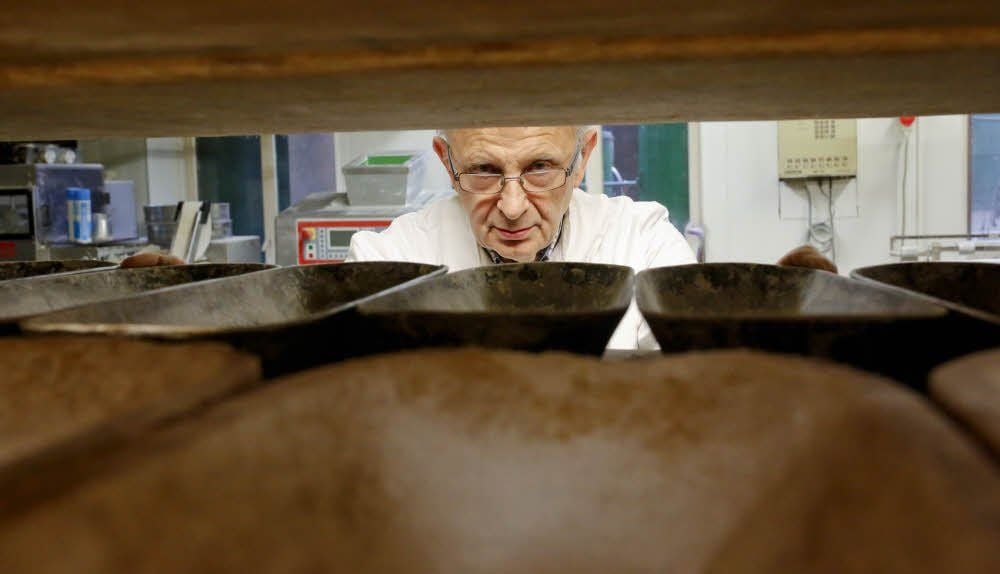 Hans-Joachim Rost führte die Bäckerei 37 Jahre lang. Am 28. Februar werden die letzten Brote verkauft.