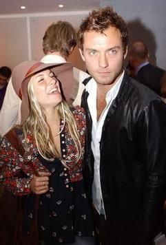 Jude Law mit Freundin Sienna Miller (Foto: dpa)