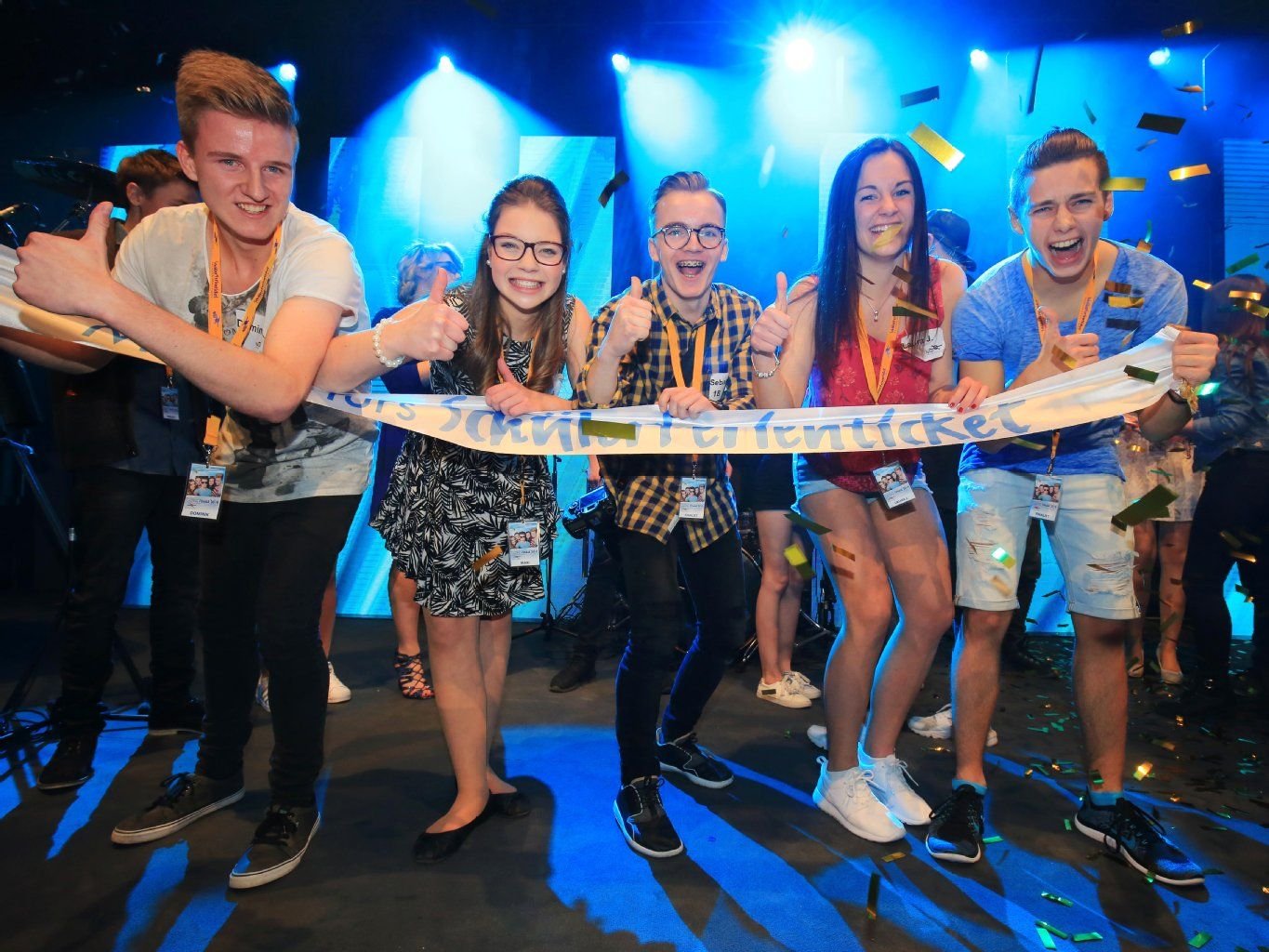 Das sind die Gewinner des Modelwettbewerbs für das Schülerferienticket 2016 (v. l.): Dominik, Maxi, Sebastian, Laura und Robin.