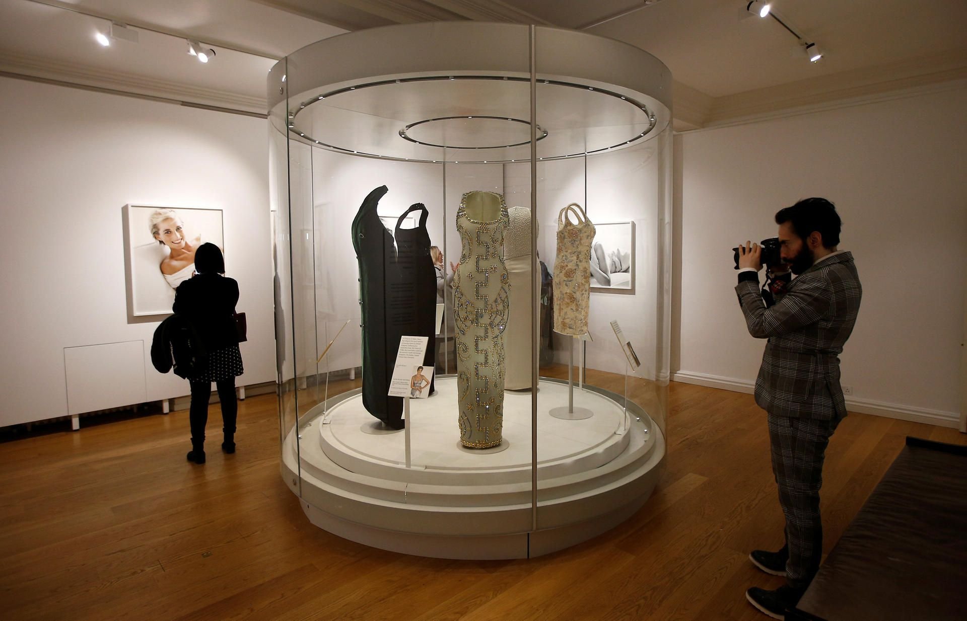 Auf der Ausstellung werden 25 Kleider von Prinzessin Diana präsentiert.