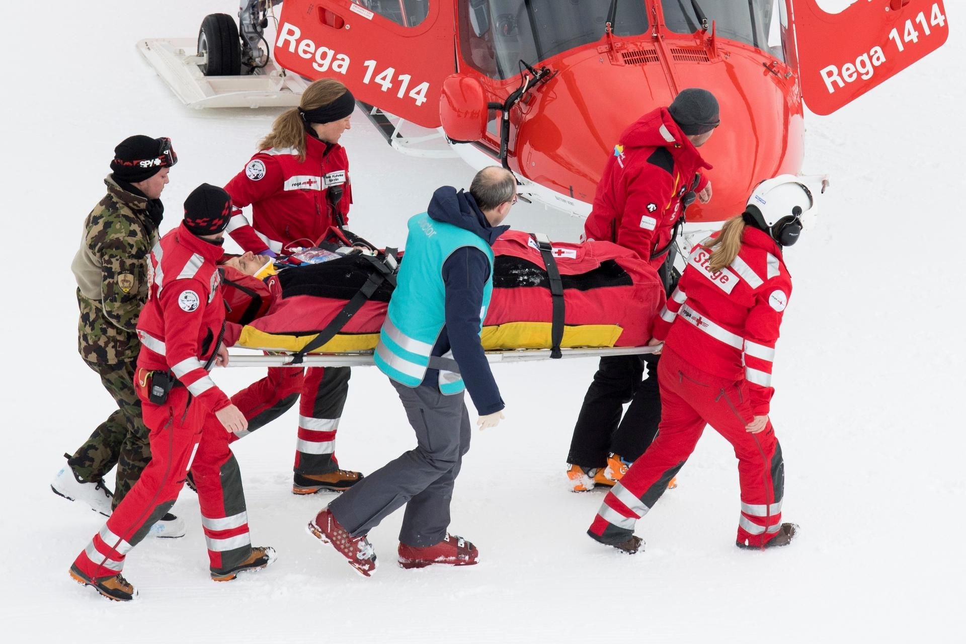 Der verunglückte Jenot wurde per Rettungshubschrauber in Krankenhaus geflogen.