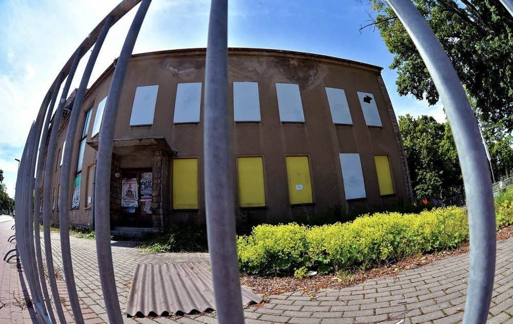Gesperrt ist das baufällige Gebäude schon lang. Jetzt kommt der Teilabriss.