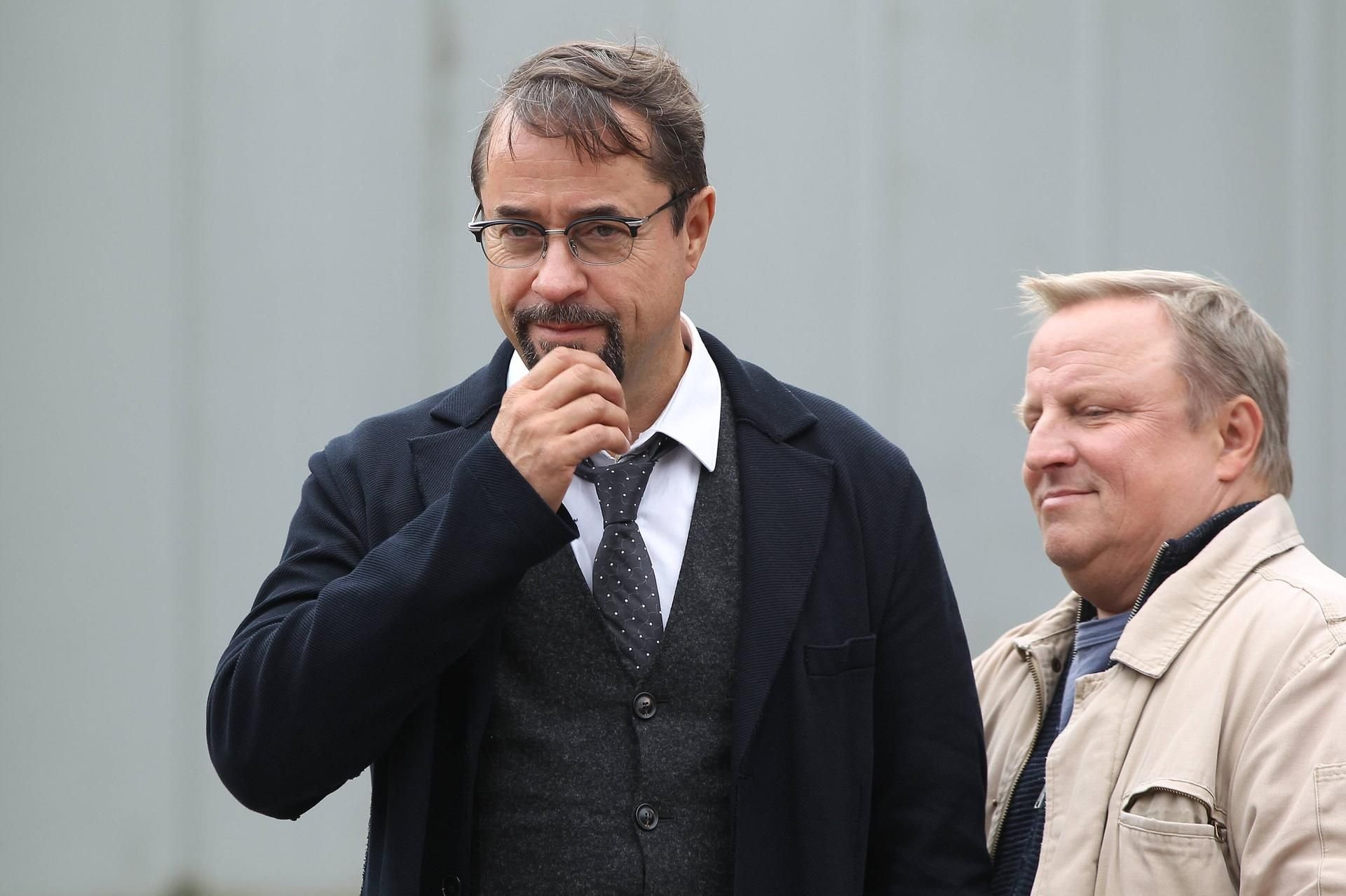 Axel Prahl (rechts, als Kommissar Frank Thiel), Jan Josef Liefers (als Rechtsmediziner Prof. Karl-Friedrich Boerne).