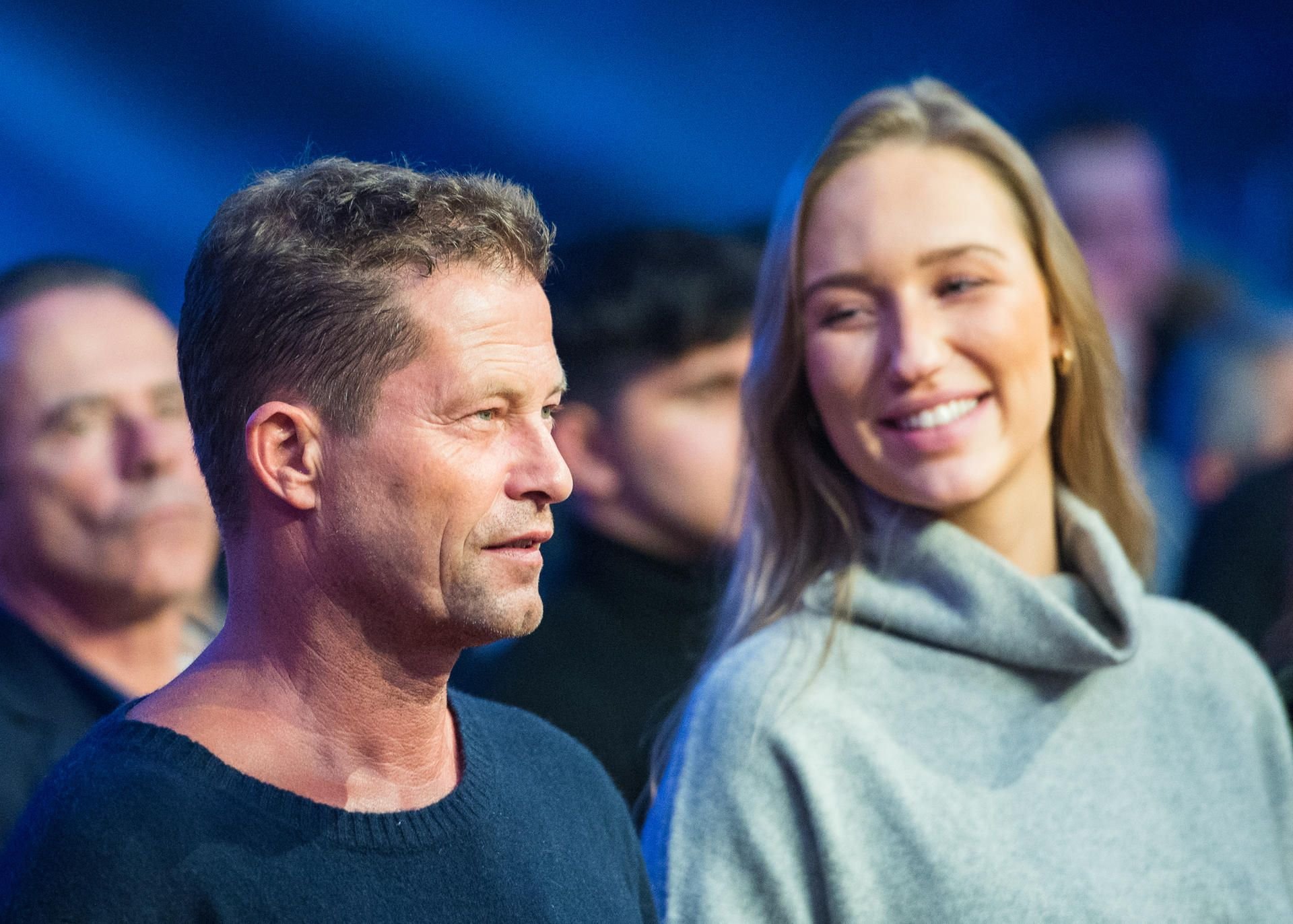 Til Schweiger mit seiner neuen Freundin beim Boxen im Publikum.