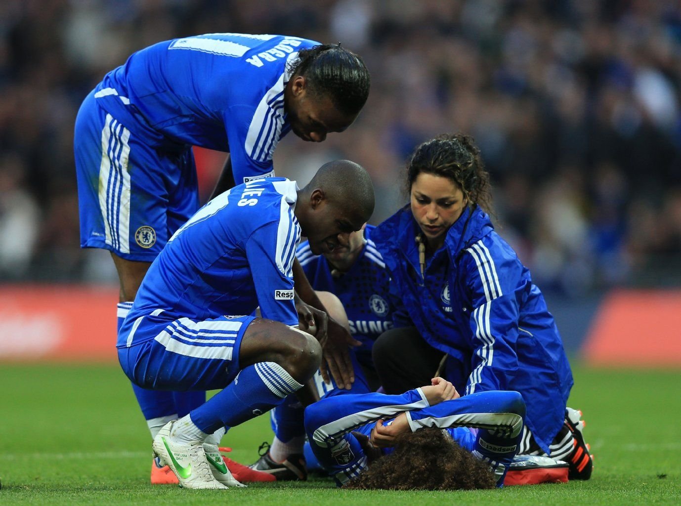 Um die Teamärztin Eva Carneiro (r.) vom FC Chelsea gab es in den letzten Wochen viele Diskussionen.