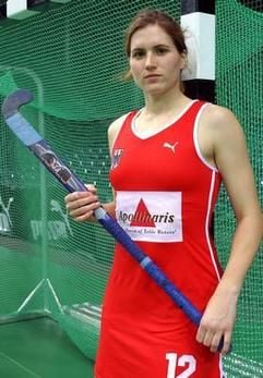 Die deutsche Hockey-Spielerin Britta Becker freut sich auf die WM (Foto: dpa).