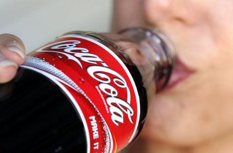 Coca Cola produziert auch in Mitteldeutschland. Ein wichtiger Standort zur Herstellung kohlensäurefreier Getränke ist Halle. (FOTO: Archiv)