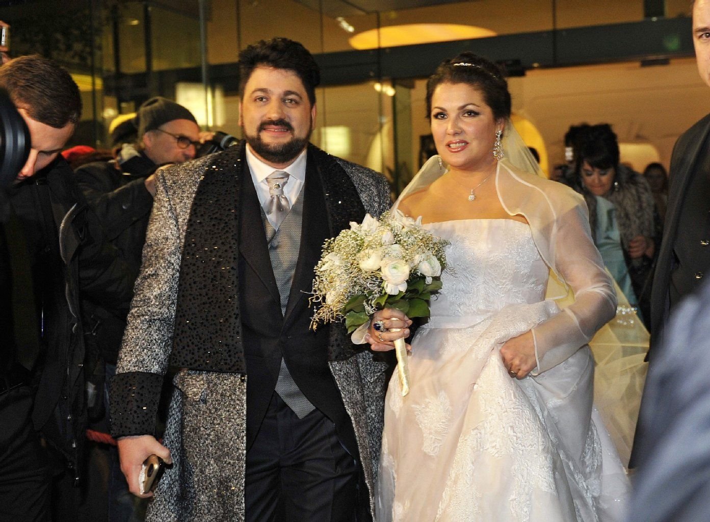 Anna Netrebko und ihr Ehemann Yusif Eyvazov nach der Trauung in Wien