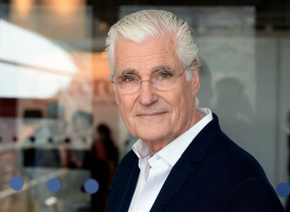 Sky du Mont ist Schauspieler, Synchronsprecher und Bestsellerautor.