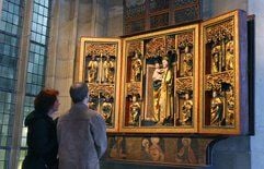 Blick auf einen Flügelaltar, der zum Halberstädter Domschatz gehört. (Foto: dpa)