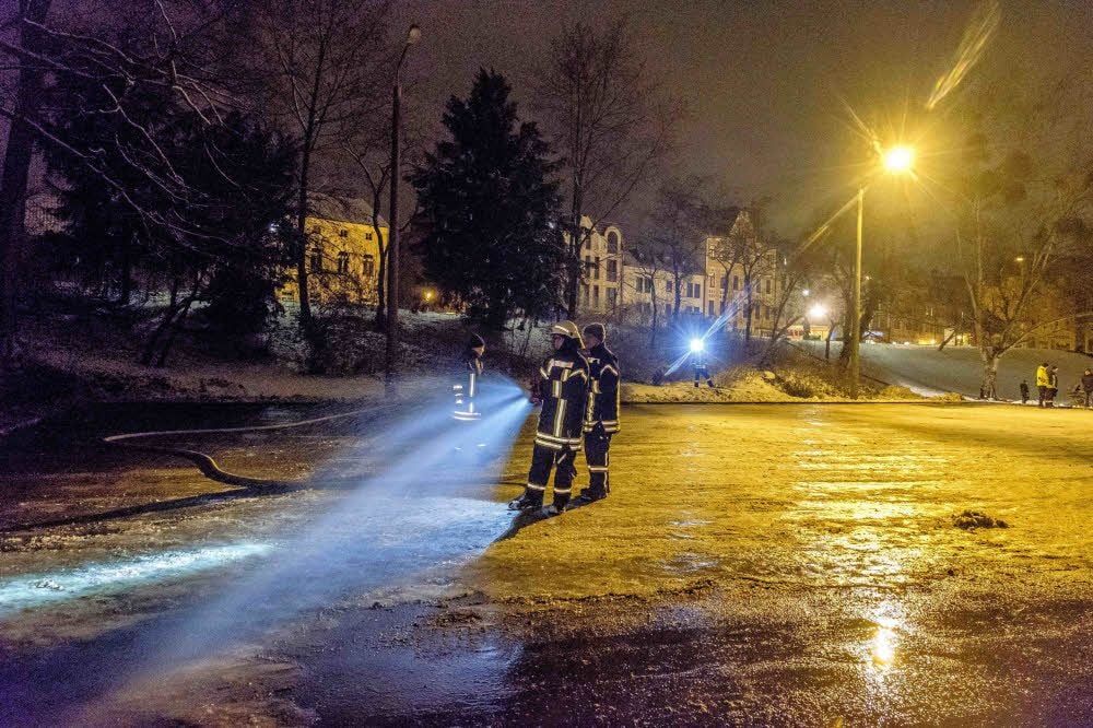 Projektschmiede im Amselgrund Prima Wetter für Eisbahn in Wittenberg