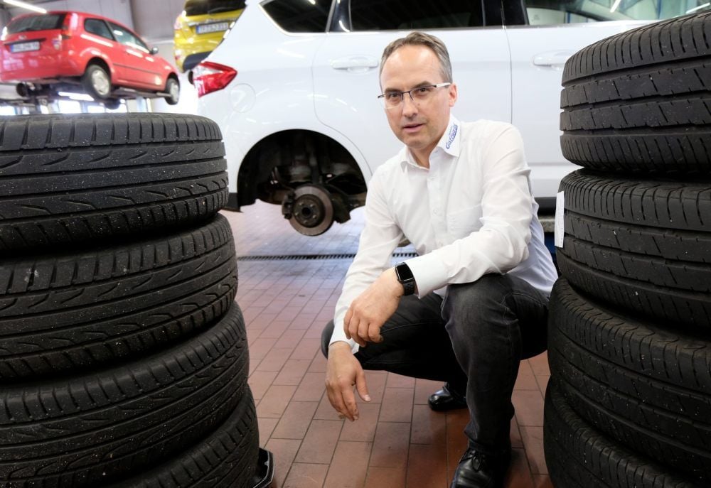 Reifenmontage hat für die Mitarbeiter von Ford-Autohaus-Chef Jürgen Gottwald des Öfteren auf dem Programm gestanden.