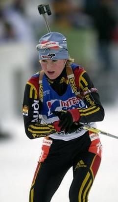Martina Glagow bereitet sich in Oslo zum Schießen vor. (Foto: Archiv/dpa)