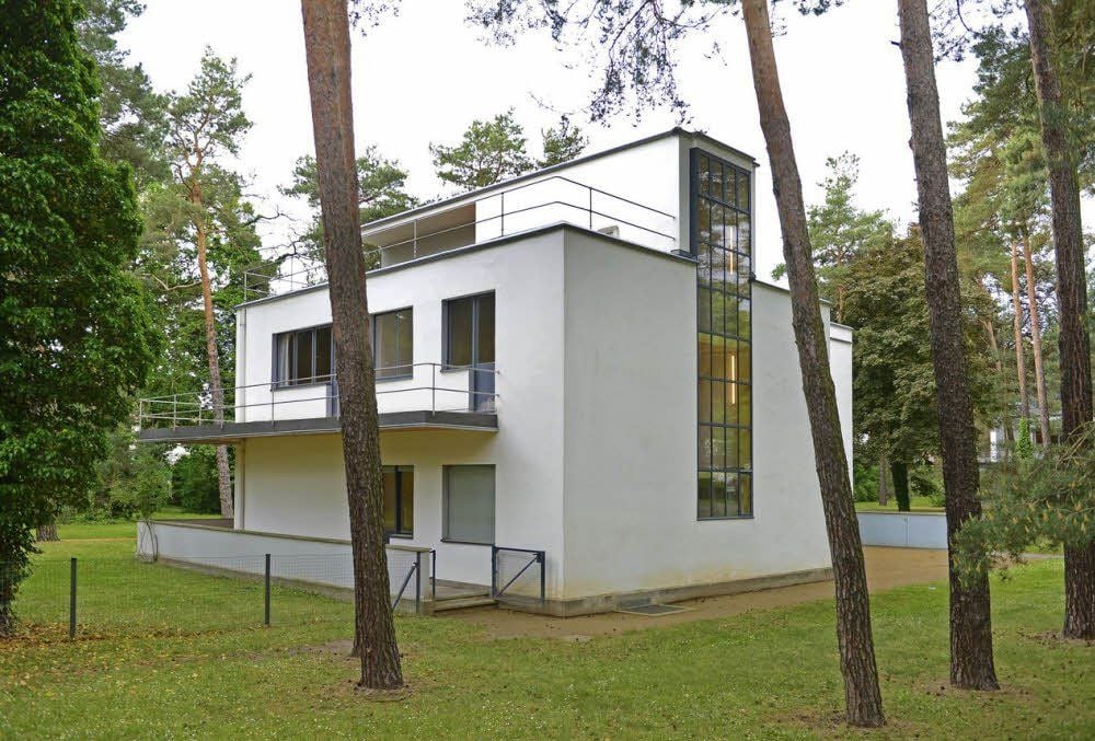 Das Haus Klee/Kandinsky kann besichtigt werden, es gibt dort auch Führungen. Zu sehen ist die weitgehend originale Bausubstanz.