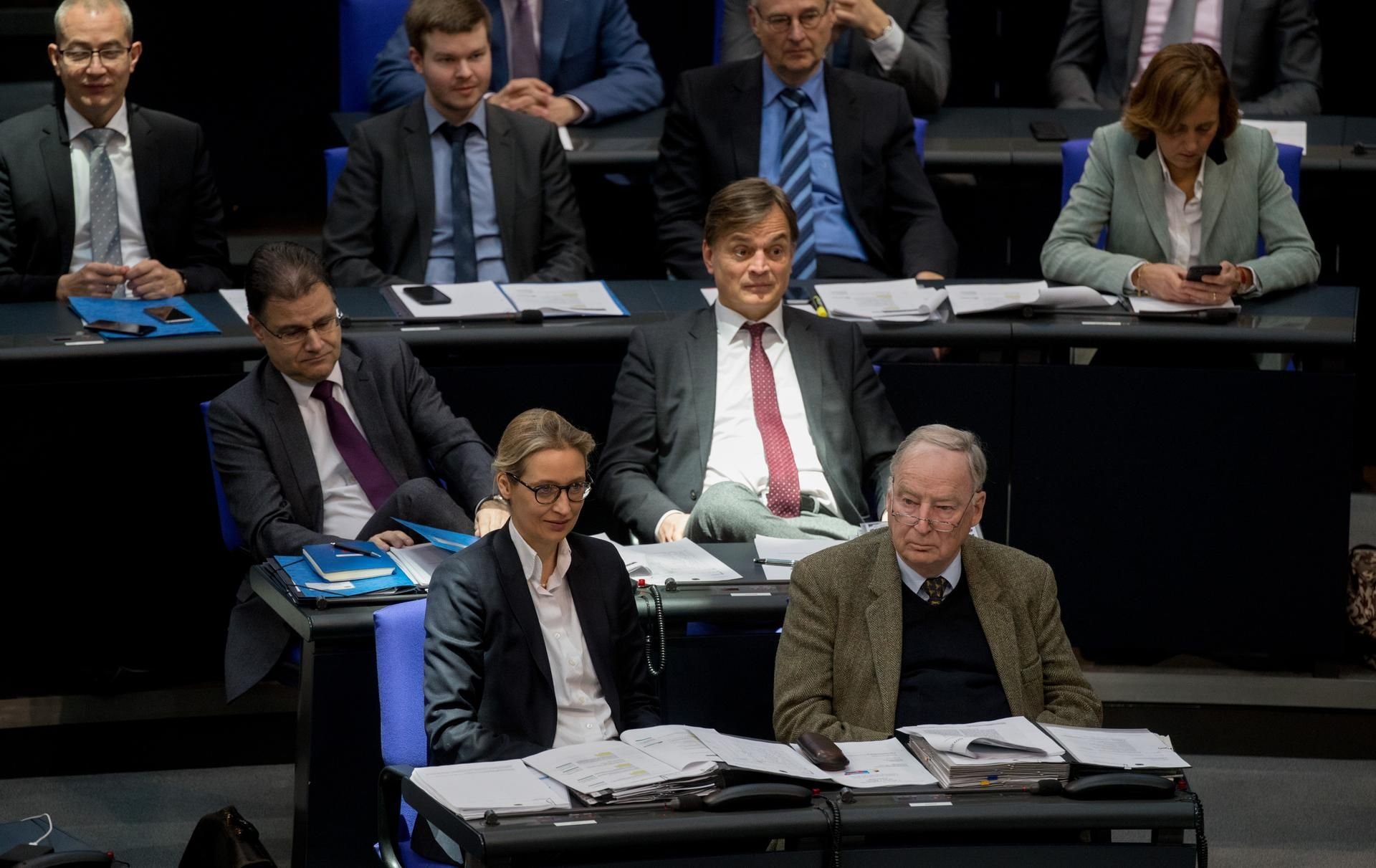 Alice Weidel und Alexander Gauland nehmen an einer Sitzung des Bundestags teil.