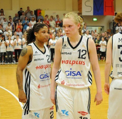 Enttäuschung bei Dapanie Kennedy und Laura Hebecker (v. l.). (FOTO: ANDREAS LÖFFLER)