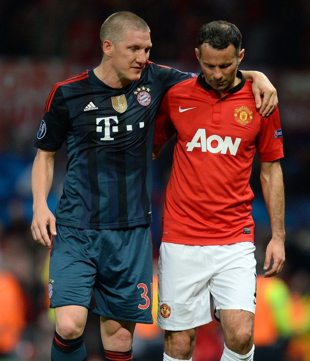 Bastian Schweinsteiger mit ManUnited-Klublegende Ryan Giggs. Der Waliser ist mittlerweile Co-Trainer von Louis van Gaal.