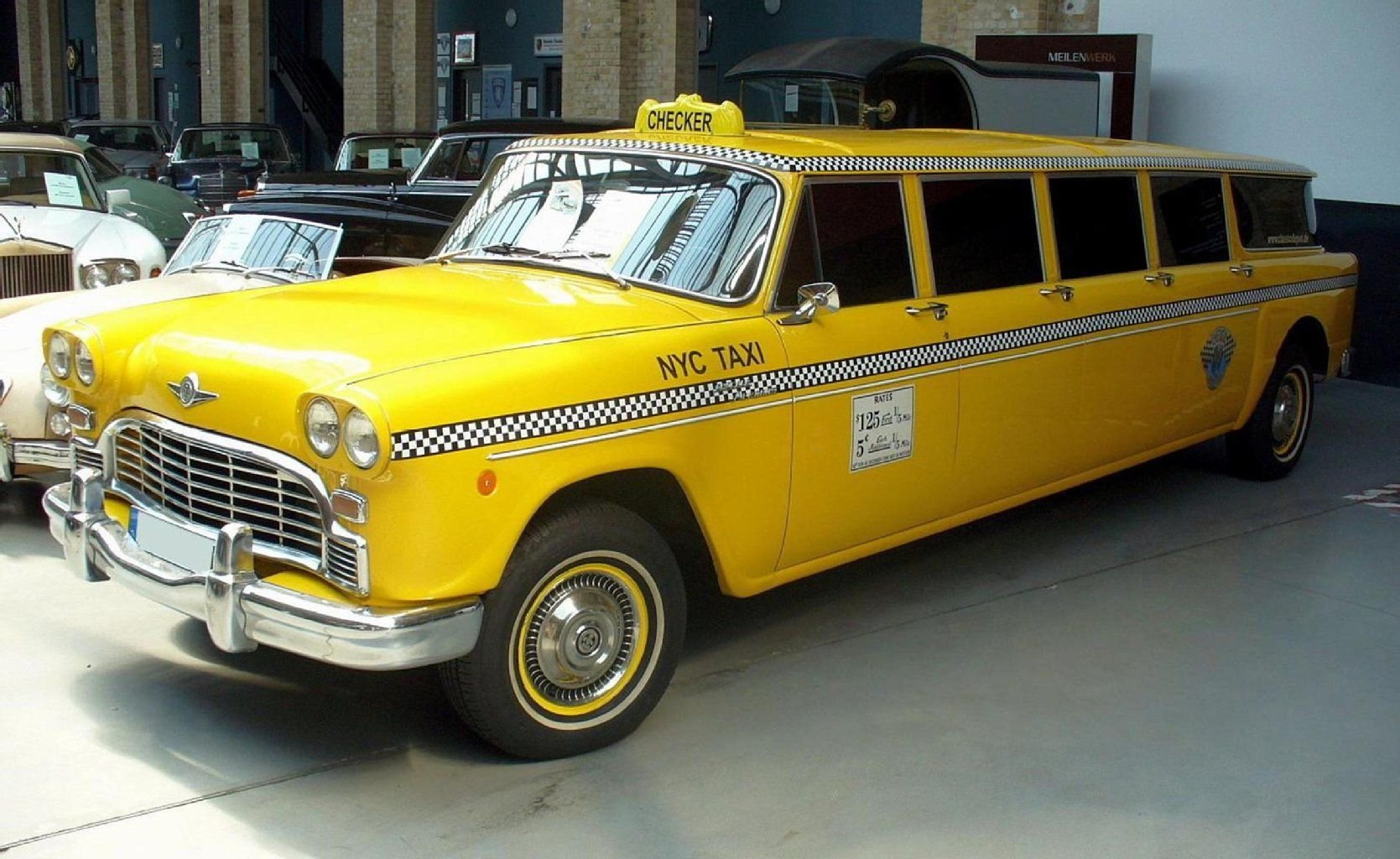Das Checker-Taxi in einer gestretchten Version.