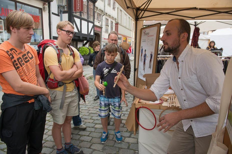 Matthias Meister aus Leipzig (re.) hatte viele wunderbare Freizeitspiele im seinem Gepäck.