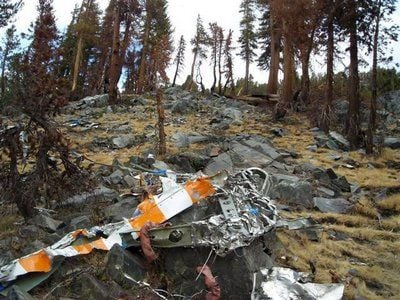 Nahe der Absturzstelle von Steve Fossetts Flugzeug haben Suchteams im kalifornischen Sierra Nevada-Gebirge weitere Überreste entdeckt, darunter auch menschliche Knochen. (FOTO: DPA)