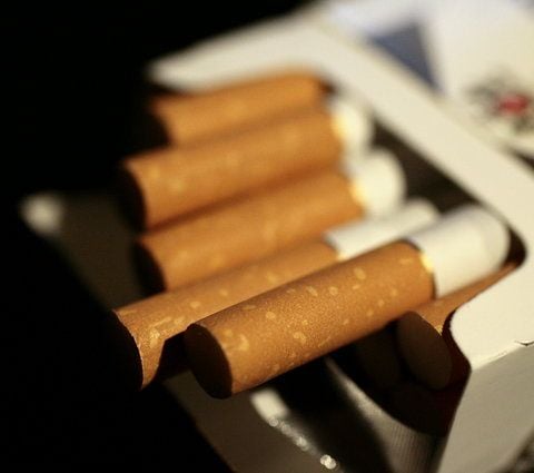 Der Preis für eine Schachtel Zigaretten wird angehoben. (ARCHIVFOTO: DDP)