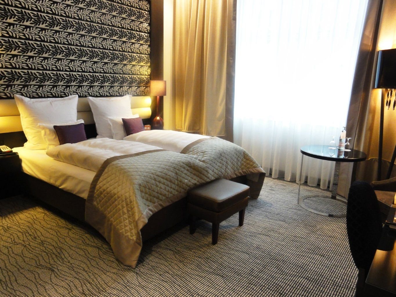 „Das Zusammenspiel zwischen alt und neu setzt sich bis in die Zimmer fort“ schreibt ein Nutzer über das Hotel.