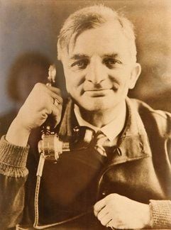 Eine Reproduktion einer historischen Aufnahme aus den 1930er Jahren, die den Schriftsteller, Kabarettisten und Maler Joachim Ringelnatz (1883 - 1934) zeigt. (Foto: ddp)