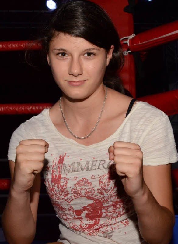 Auch in Zivil abgriffslustig. Annika Scheuermann fliegt zur Weltmeisterschaft.