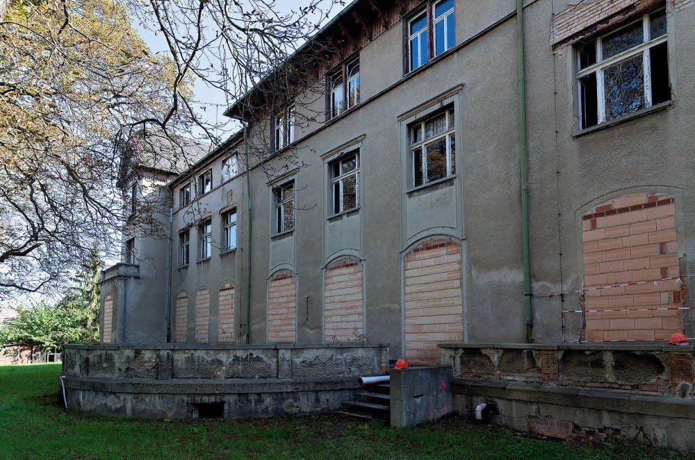 Noch ist es unansehnlich - das zukünftige Rathaus.