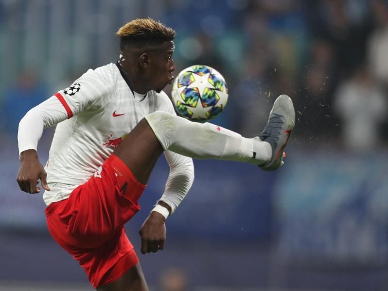 Hat sich im Spiel gegen Hertha BSC verletzt: Leipzigs Verteidiger Nordi Mukiele. Foto: Jan Woitas/dpa-Zentralbild/dpa