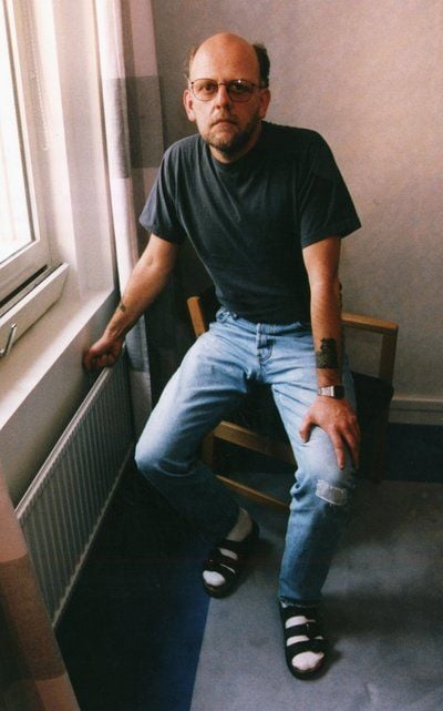 Thomas Quick (Archivbild vom 01.09.1994 in der Geschlossenen Psychiatrie in Säters). Der als achtfacher Mörder verurteilte Schwede Thomas Quick (58) hat sämtliche Geständnisse widerrufen und will neue Gerichtsverfahren erreichen. Experten vertraten am Montag (15.12.2008) in Stockholmer Medien die Meinung, der Prozess um die spektakulärste Mordserie in Schwedens Kriminalgeschichte müsse wahrscheinlich neu aufgerollt werden. Der als pädophil eingestufte Quick hat insgesamt 33 Morde gestanden, wurde aber nur für acht Fälle verurteilt. (FOTO: DPA)