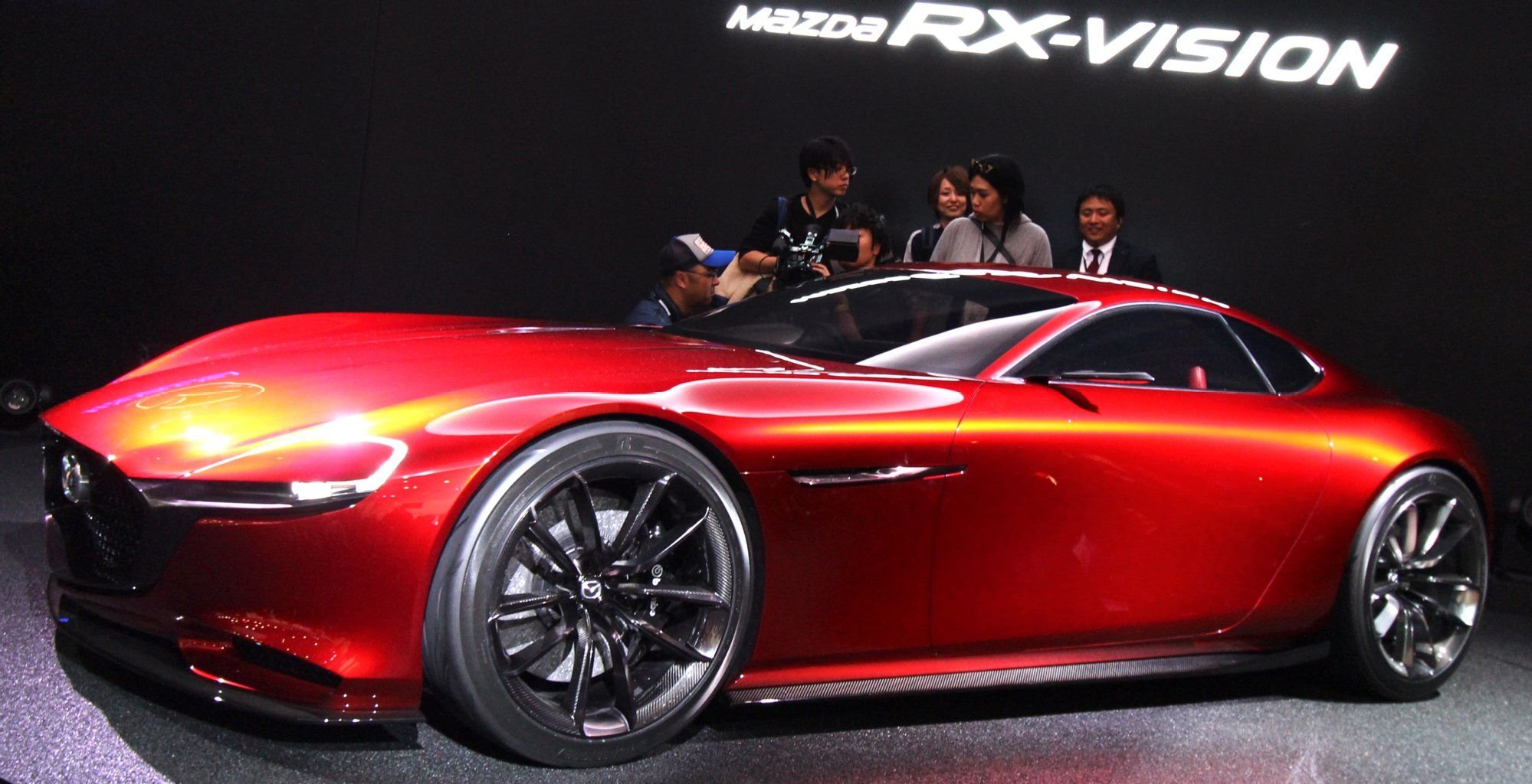 Irgendwann zwischen 2017 und 2020 könnte mit dem RX-Vision von Mazda ein Wankelmotor-Sportwagen auf Porsche-Niveau auf die Straße kommen.