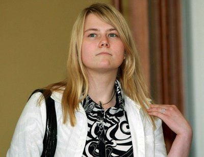 Der Vater von Natascha Kampusch zweifelt die Geschichte der jetzt 25-Jährigen an.