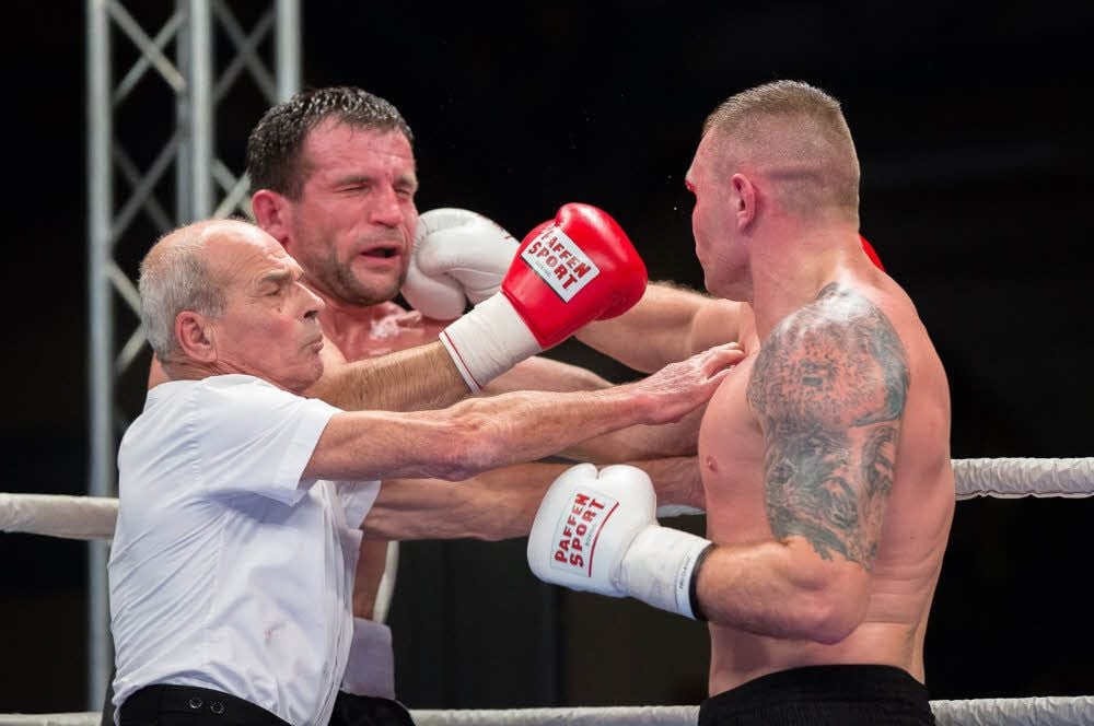 Zur 6. Dessauer Boxnacht wird auch Taras Oleksiyenko (l.) einen Profikampf im Cruisergewicht gegen Rojhat Bilgetekin (Wipperfürth) bestreiten.