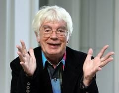 Helmuth Rilling, Gründer und Künstlerischer Leiter der Internationalen Bachakademie Stuttgart und weltweit gefragter Gastdirigent, in den Räumen der Bachakademie in Stuttgart (Foto: dpa)