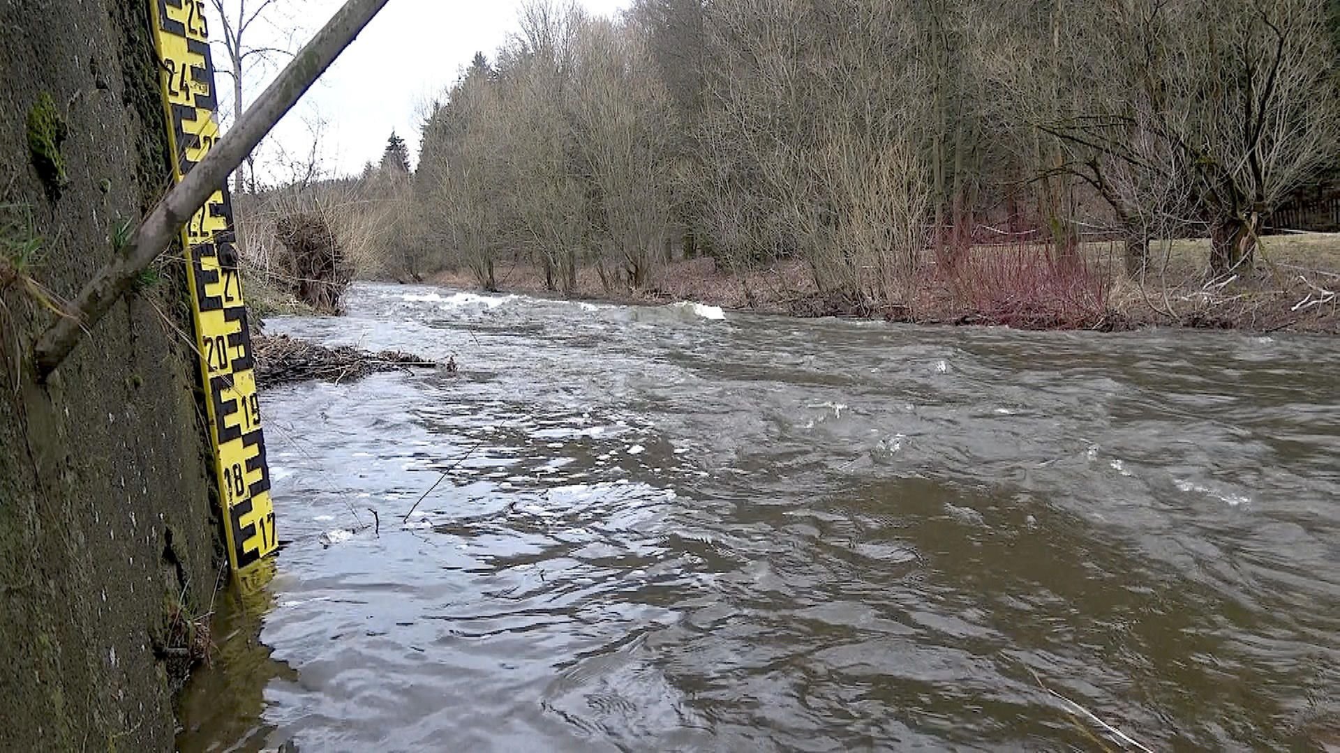 Die Warme Bode bei Tanne hat in der Nacht zu Freitag die so genannte die Meldegrenze für Hochwasser überschritten.
