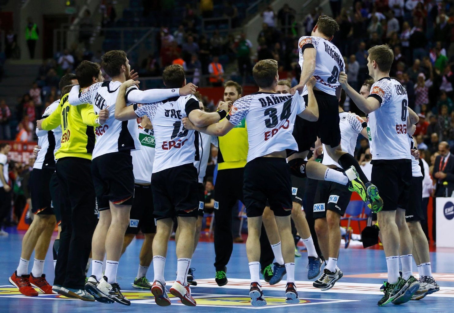 Deutschland siegt gegen Norwegen im Halbfinale 34:33