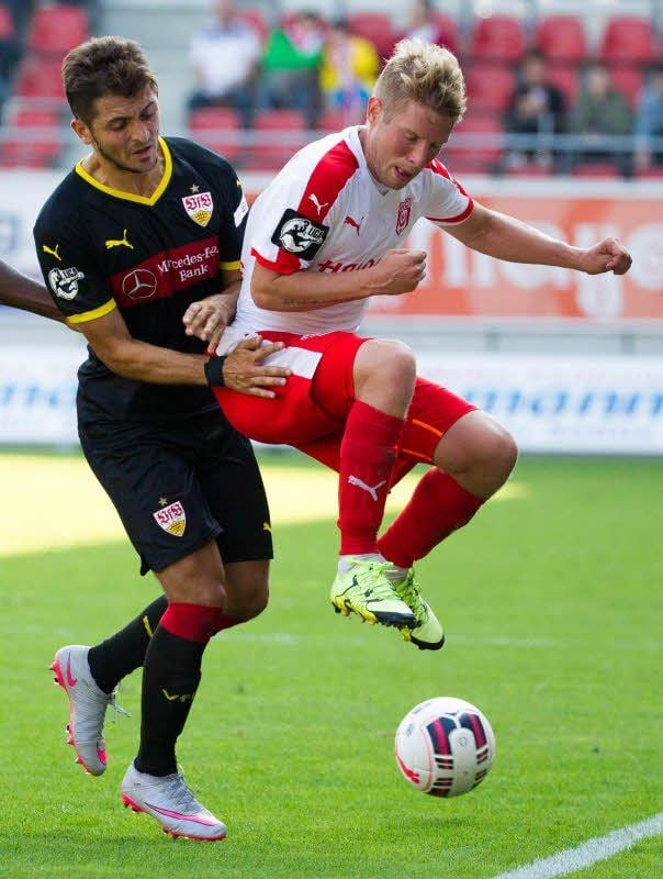 Spielfreudig präsentierte sich Florian Brügmann (r.) gegen den VfB Stuttgart II.