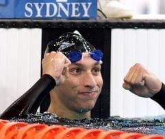 Ein Bild aus Ian Thorpes besten Zeiten: Am 13. Mai 2000 bejubelt der 17-jährige Australier in Sydney seinen neuen 400-m-Freistilweltrekord. (Archivfoto: dpa)