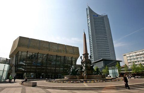 Blick auf das City-Hochhaus in Leipzig. (ARCHIVFOTO: DPA)