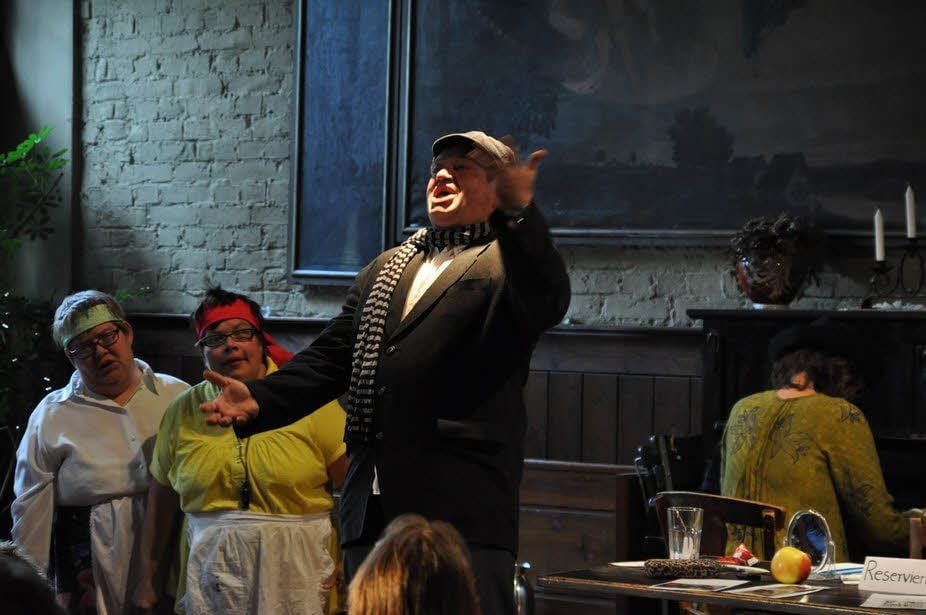 Theaterspielen macht den Behinderten aus der Behindertenwerkstätte in Johannashall sichtlich riesigen Spaß.