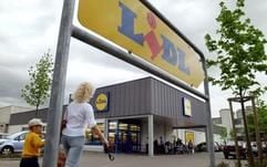Die Dienstleistungsgewerkschaft ver.di wirft Lidl vor, seine Beschäftigten besonders unter Druck zu setzen. (Foto: dpa)