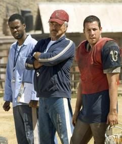 Chris Rock, Burt Reynolds (als Nate) und Adam Sandler (als Paul) in einer Szene aus dem Film «Spiel ohne Regeln». (Foto: dpa)